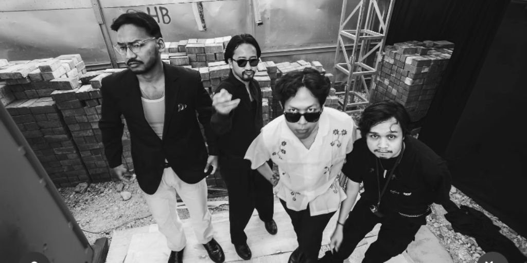 Satir Gelap dan Gitar Bertenaga, Koil dan .Feast Rilis “Tak Ada Wifi di Alam Baka”